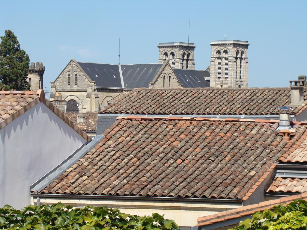 Le Turenne Bordeaux Bagian luar foto